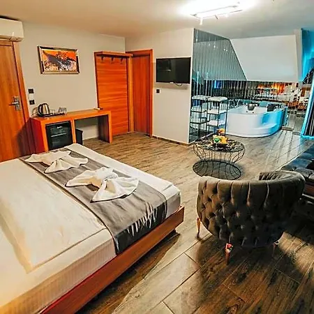 Grand Quars 4*