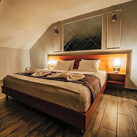 Grand Quars 4*
